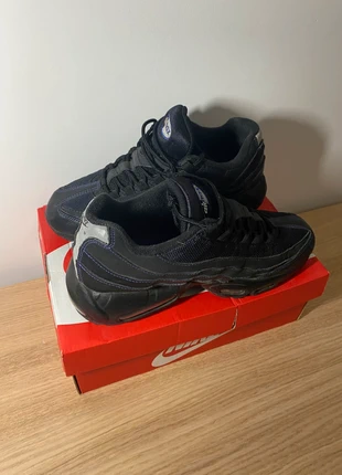 Air max 95 Nike noir, marque: Nike, état: Très bon état, taille: 40, 100,00 €, 105,70 € Protection acheteurs incluse