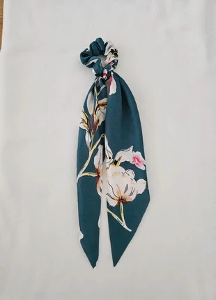 Magnifique chouchou foulard vert fleuri, état: Très bon état, 4,00 €, 4,90 € Protection acheteurs (Pro) incluse