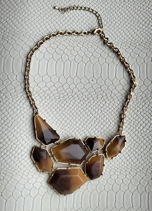 Statement ketting van kunststof en metaal, merk: NO LABEL, staat: Heel goed, € 4,90, € 5,85 inclusief Kopersbescherming