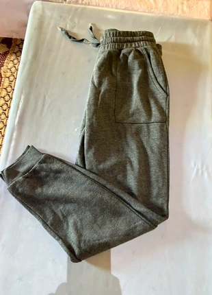Jogging Chauffant Gris Femme L, marke: Amisu, zustand: Sehr gut, größe: L / 40 / 12, 5,00 €, 5,95 € inklusive Vinted-Käuferschutz
