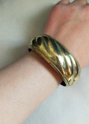 Bracelet vintage large doré – effet patiné, marca: Vintage, estado: Bom, €13.00, €14.35 inclui Proteção do Comprador Pro