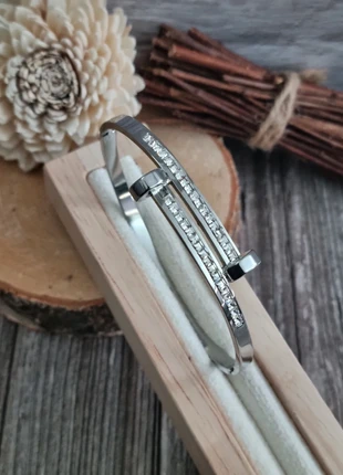 Brilliance nailed! Stainless steel bracelet/ bangle faux crystals. 0119, staat: Heel goed, € 13,99, € 15,39 inclusief Kopersbescherming Pro