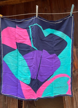 Carré Christian Dior, marke: Christian Dior, zustand: Gut, 25,00 €, 26,95 € inklusive Vinted-Käuferschutz