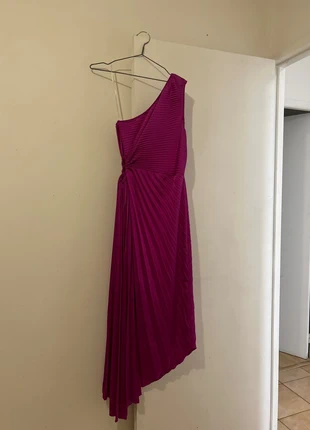 Robe asymétrique fuchsia, marque: je sais plus, état: Très bon état, taille: S / 36 / 8, 10,00 €, 11,20 € Protection acheteurs incluse