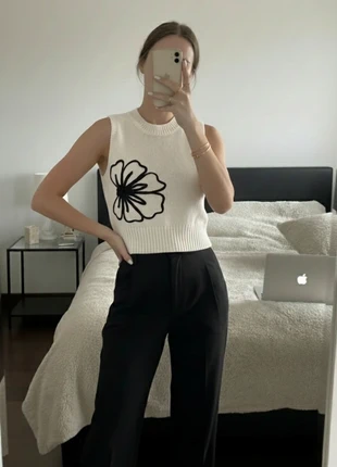 Gilet Sans Manches Beige Nude & Fleurs Brodées – Style Cottagecore, marque: Braderie, état: Très bon état, taille: M / 38 / 10, 29,90 €, 32,10 € Protection acheteurs incluse