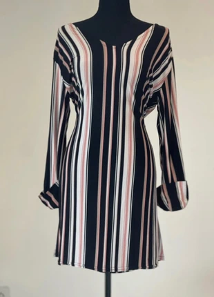 Robe a rayures rose et noir taille Unique, marke: aucune, zustand: Sehr gut, größe: Einheitsgröße, 6,00 €, 7,00 € inklusive Vinted-Käuferschutz