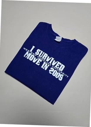 tee shirt violet I survived move in 2009 gildan homme – Taille XL, marke: Gildan, zustand: Sehr gut, größe: XL, 7,00 €, 8,05 € beinhaltet Vinted-Käuferschutz Pro