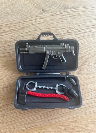 GI Joe koffertje met wapens, merk: M&C, staat: Heel goed, maat: Universeel, € 10,00, € 11,20 inclusief Kopersbescherming