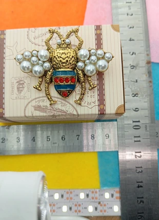 Broche avec la boîte, marca: Broche.fr, estado: Muy bueno, 5,00 €, 5,95 € Protección al comprador Pro incluida