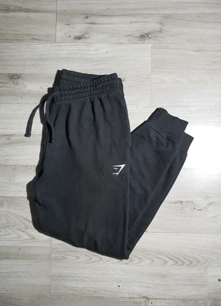 Gymshark Essential joggers regular fit/jogging de sport Gymshark taille M noir, marque: Gymshark, état: Très bon état, taille: M, 25,00 €, 26,95 € Protection acheteurs incluse