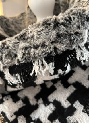 Uber Chic Italian Boucle Neck Warmer, brand: Sample, condition: New without tags, £35.00, £37.45 includes Buyer Protection