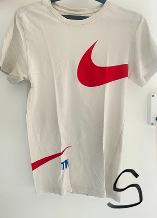 Tee-shirts Nike, marca: Nike, estado: Bom, tamanho: S, €2.00, €2.80 inclui Proteção do Comprador