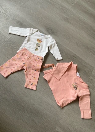 Ensemble Disney bébé fille, marque: Disney, état: Très bon état, taille: 1-3 mois / 56 cm, 4,00 €, 4,90 € Protection acheteurs incluse