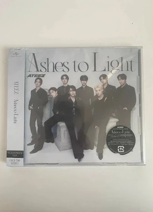 Ateez ashes to light Japanese album NO PC, état: Très bon état, 5,00 €, 5,95 € Protection acheteurs incluse
