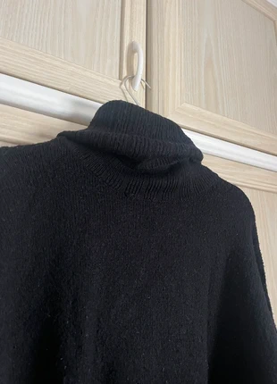 Jersey negro de cuello alto, marca: Stradivarius, estado: Bueno, tamaño: M / 38 / 10, 5,00 €, 5,95 € Protección al comprador incluida