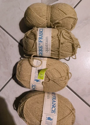 4 pelotes de laine, marque: Bergère de France, état: Très bon état, 7,00 €, 8,05 € Protection acheteurs incluse