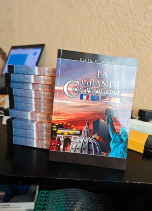 Lot de 11 livres " La Grande Controverse" de Ellen G.White, staat: Heel goed, € 1,00, € 1,75 inclusief Kopersbescherming