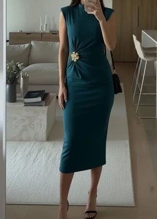 Robe bleu pétrole à détail doré Old Money Taille S, brand: Maison Vallette, condition: Very good, size: S / 36 / 8, €28.50, €30.63 includes Buyer Protection