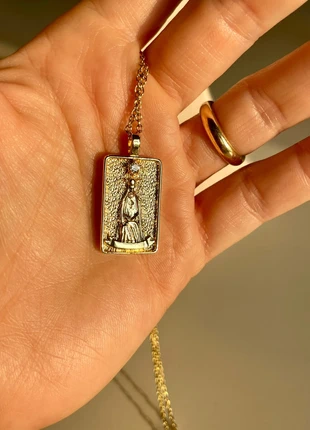 🔮 Ciondolo “La Sacerdotessa” placcato oro 18k – Intuito e Saggezza Interiore, marque: tarocchi, état: Neuf sans étiquette, 22,00 €, 23,80 € Protection acheteurs incluse