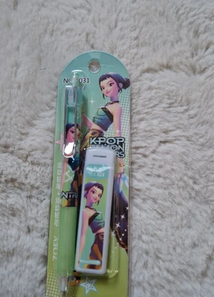 Criterium Papeterie Huntrix kpop demon hunters💜, marke: Huntrix, zustand: Neu, 6,99 €, 8,04 € inklusive Vinted-Käuferschutz