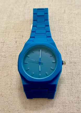 Brand new blue resin wristwatch 30-38 mm, brand: Quartz, condition: New without tags, size: 39–42 mm, £7.00, £8.05 includes Buyer Protection