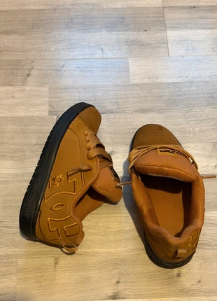 dc shoes marron, marque: DC Shoes, état: Bon état, taille: 35, 30,00 €, 32,20 € Protection acheteurs incluse