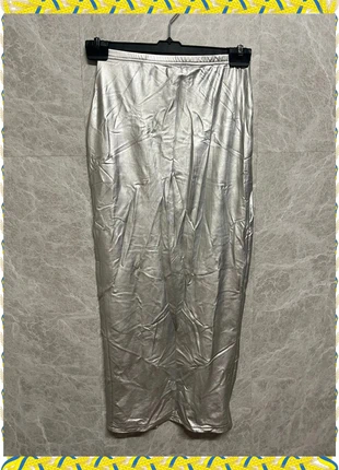 Falda plateada midi de licra con raja trasera – Shein Talla S, brand: Shein, condizioni: Ottime, taglia: S / IT 40 / EU 36, €4.00, €4.90 include la Protezione acquisti