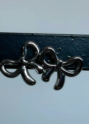 Kleine strik oorbellen, merk: jewelsmadebynb, staat: Nieuw zonder prijskaartje, € 11,95, € 13,25 inclusief Kopersbescherming Pro