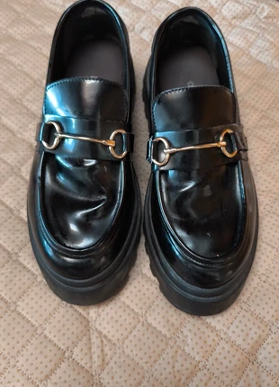 Mocassini neri lucidi, marke: ASOS Design, zustand: Sehr gut, größe: 39, 5,00 €, 5,95 € inklusive Vinted-Käuferschutz