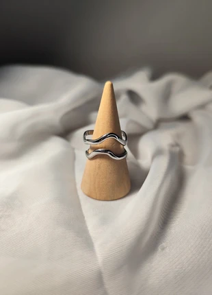 Bague abstraite argentée, brand: CH bijoux, condizioni: Nuovo con cartellino, taglia: Regolabile, €5.00, €5.95 include la Protezione acquisti