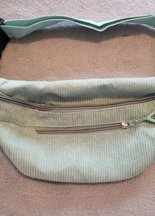 Magnifique sac banane en bandoulière, en velour neuf, marque: Boutique indépendante, état: Neuf sans étiquette, 8,90 €, 10,05 € Protection acheteurs incluse