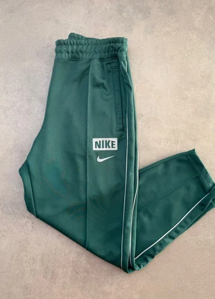 Magnifique jogging Nike vert / taille L, marca: Nike, estado: Muito bom, tamanho: L, €29.90, €32.10 inclui Proteção do Comprador Pro