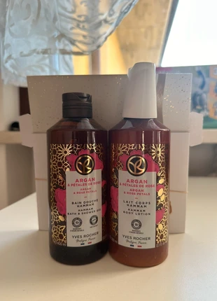 Set crema corpo e bagnodoccia Argan e Petali di rosa, merk: Yves Rocher, staat: Nieuw met prijskaartje, € 10,00, € 11,20 inclusief Kopersbescherming
