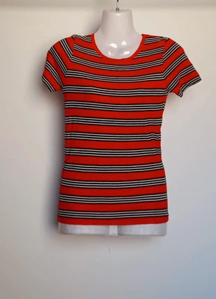 Blouse taille S / Camiseta talla S, marque: Stradivarius, état: Très bon état, taille: S / 36 / 8, 5,00 €, 5,95 € Protection acheteurs incluse