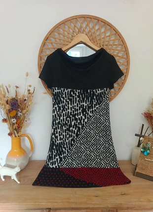 New Stars Dress estampado • Graphic Print Robe • Abito Patchwork Black-Red, marque: New Saks, état: Très bon état, taille: S / 36 / 8, 12,00 €, 13,30 € Protection acheteurs incluse