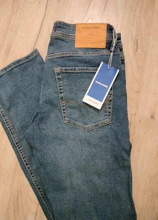 Jeans Jack & Jones – Taglia W30 L34, merk: Jack & Jones, staat: Nieuw met prijskaartje, maat: W30 | FR 40, € 26,00, € 28,00 inclusief Kopersbescherming