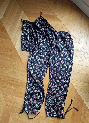 Pyjama débardeur pantalon noir motif fleuri 40, marque: Etam, état: Neuf sans étiquette, taille: L / 40 / 12, 6,00 €, 7,00 € Protection acheteurs incluse