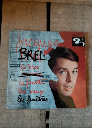 Jacques Brel – 45T EP – Les Toros / Les Fenêtres / La Fanette / Les Vieux, staat: Heel goed, € 4,00, € 4,90 inclusief Kopersbescherming