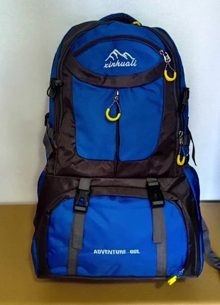 Mochila de senderismo 60L – Impermeable y resistente para trekking y viaje, condizioni: Ottime, €33.00, €35.35 include la Protezione acquisti