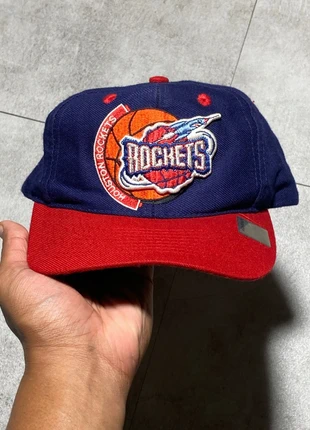 Casquette 90s vintage The Game NBA Houston Rockets wool bleu marine rouge, marque: Vintage Dressing, état: Très bon état, taille: Taille unique, 55,00 €, 58,45 € Protection acheteurs incluse
