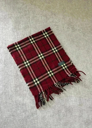 Écharpe Burberry bordeaux, marke: Burberry, zustand: Sehr gut, 45,00 €, 47,95 € beinhaltet Vinted-Käuferschutz Pro
