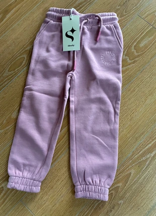 Jogging pantalon sport neuf fille 36 mois, brand: Shoeby, condition: New with tags, size: 24-36 months / 92 cm, €10.00, €11.20 includes Buyer Protection