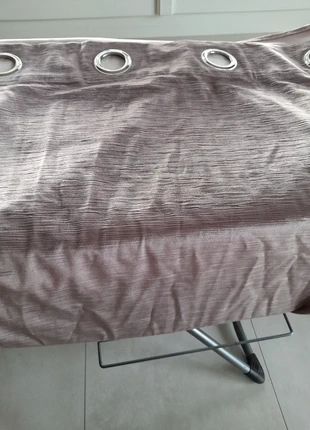 rideau rose, marque: Maisons du Monde, état: Bon état, taille: 200 cm - 249 cm, 10,00 €, 11,20 € Protection acheteurs incluse