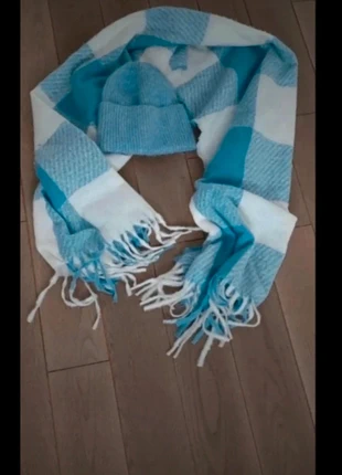 Schal & Mütze Babyblau Reserved, marque: Reserved, état: Très bon état, 11,00 €, 12,25 € Protection acheteurs incluse