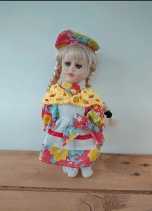 🎊 Belle poupée de collection vintage 🎊, condition: Very good, size: One size, €5.47, €6.44 includes Buyer Protection
