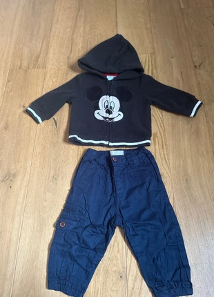 Veste et pantalon taille 6/9 mois, merk: Disney Baby, staat: Goed, maat: 6-9 maanden / 68 cm, € 2,00, € 2,80 inclusief Kopersbescherming