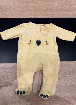 Pyjama bébé – Gémo – jaune – 1 mois – très bon état, marke: Gémo, zustand: Sehr gut, größe: Bis zu 1 Monat / 50, 2,00 €, 2,80 € inklusive Vinted-Käuferschutz
