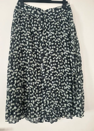 Mooie plooirok, merk: Silver Creek, staat: Heel goed, maat: XL / 42 / 14, € 5,95, € 6,95 inclusief Kopersbescherming