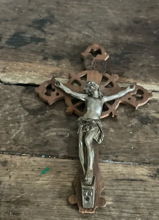 Crucifix vintage, brand: Vintage, condizioni: Buone, €4.50, €5.43 include la Protezione acquisti Pro
