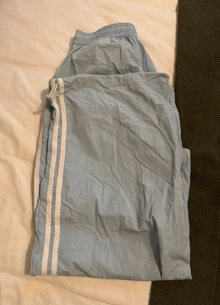 Pantalon style parachute streetwear bleu clair, marke: y2k, zustand: Sehr gut, größe: S / 36 / 8, 5,00 €, 5,95 € inklusive Vinted-Käuferschutz